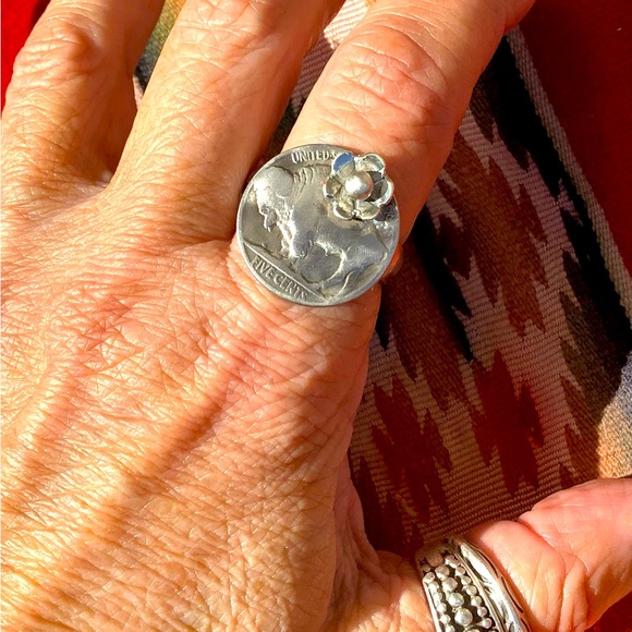 Ring, Size 8.5 - Picture 3 of 8